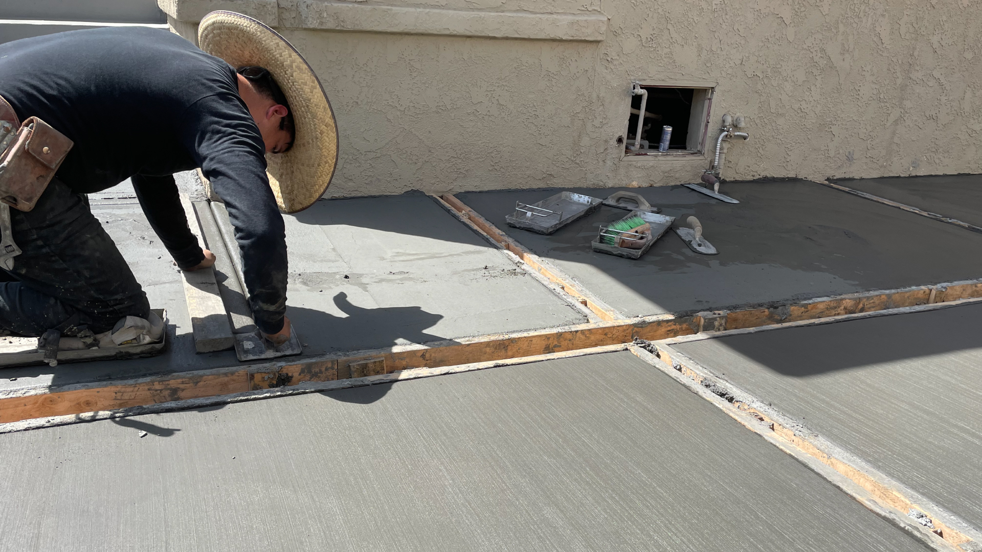 Professional concrete driveway installation in Los Angeles